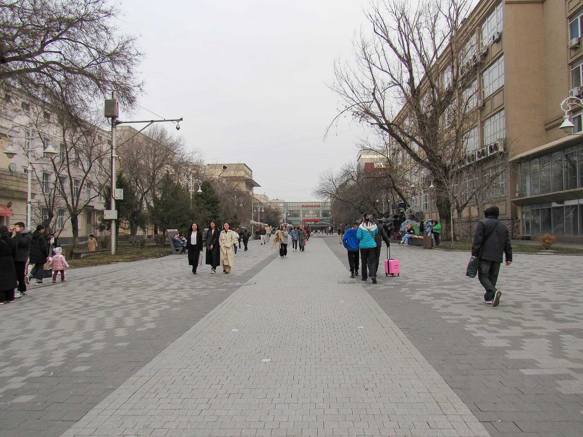 Арбат — пешеходная Жибек Жолы